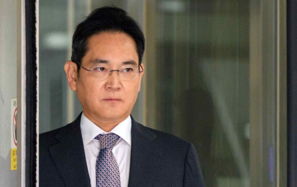 south-korea’s-top-court-acquits-samsung-chief-lee-in-fraud-case