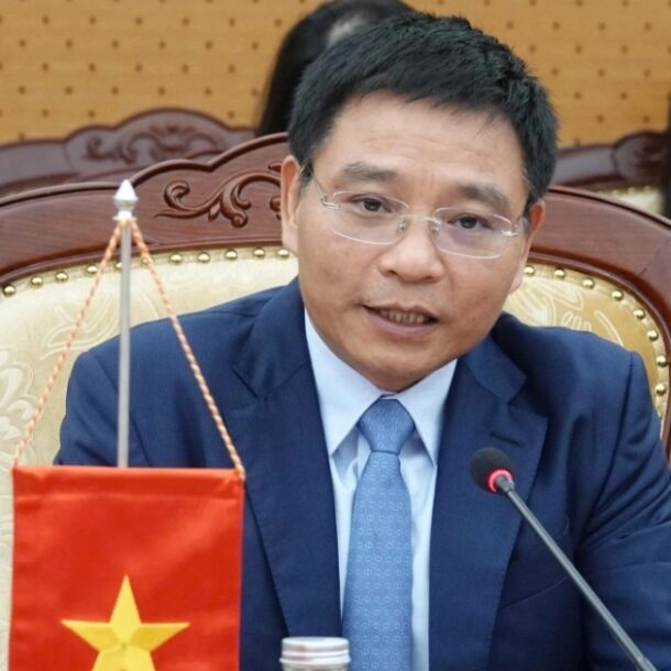 bo-tai-chinh-lam-viec-voi-ftse-russell-ve-nang-hang-thi-truong-chung-khoan