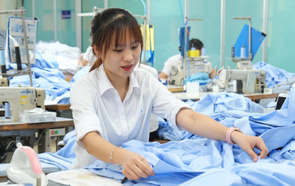 bo-noi-vu-de-xuat-tang-luong-toi-thieu-7,2%-tu-ngay-1-1-2026