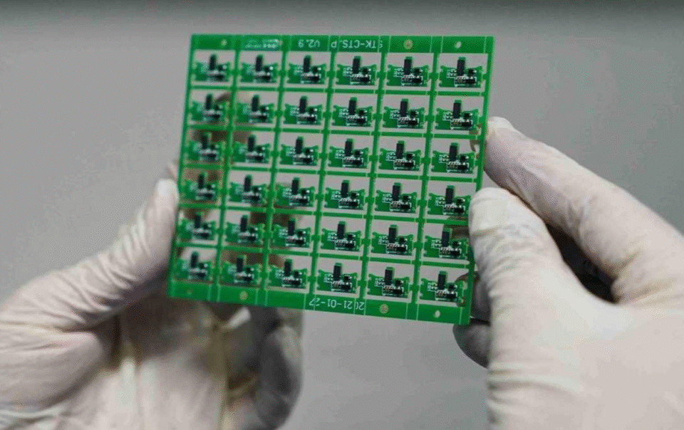 nvidia-duoc-ban-chip-sang-trung-quoc,-bac-kinh-keu-goi-my-do-them-cac-han-che-thuong-mai