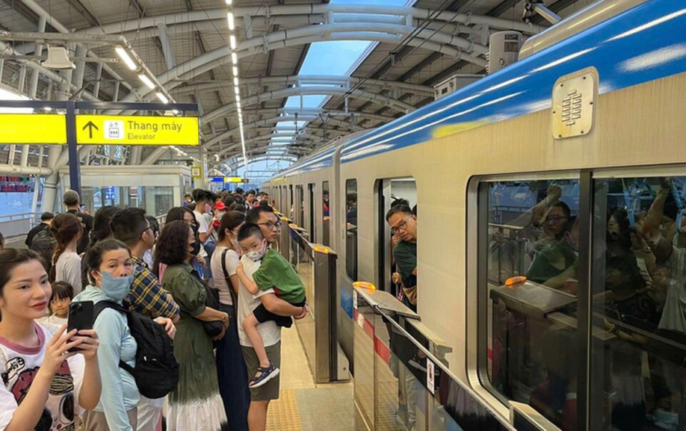 tp.hcm-xay-dung-de-an-huy-dong-von-dau-tu-dong-loat-hang-tram-km-duong-sat-do-thi