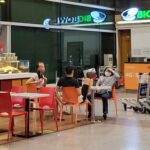 Các công ty ăn uống, dịch vụ phòng chờ ở sân bay báo lãi to