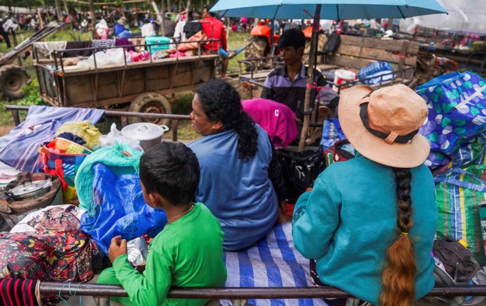 thai-cambodia-clashes-live:-130,000-evacuated-in-thailand
