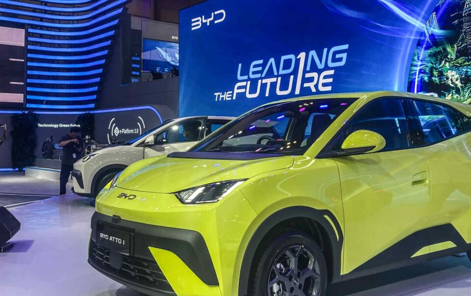 indonesia’s-auto-industry-pushes-exports-as-domestic-sales-slump