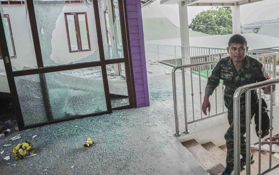 thai-cambodia-clashes:-thai-death-toll-rises-to-‘more-than-20’