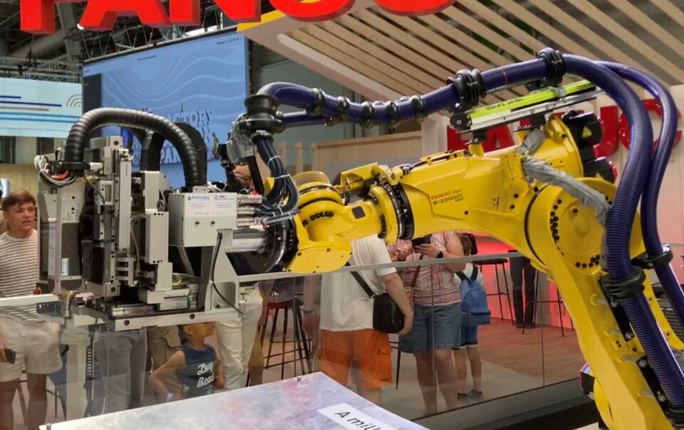 robot-maker-fanuc-braces-for-profit-hit-from-us-tariffs