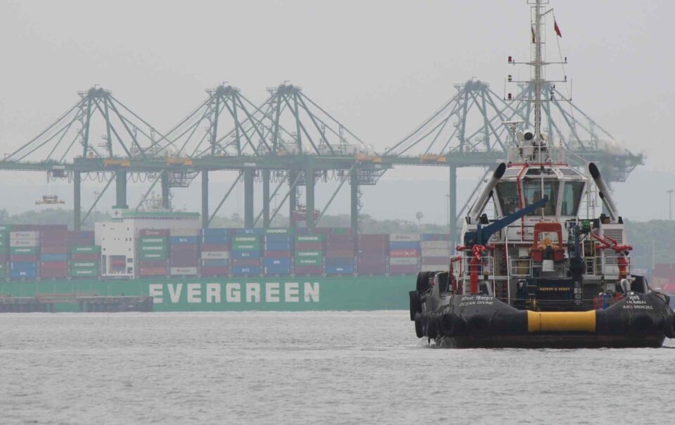 india-rises-as-hub-in-global-container-shipping