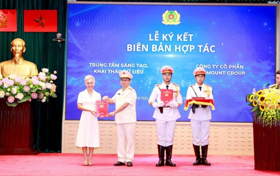 one-mount-ky-ket-hop-tac-chien-luoc-voi-trung-tam-sang-tao,-khai-thac-du-lieu