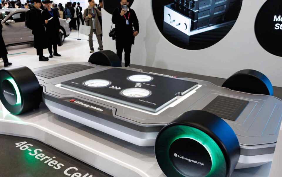 korean-battery-firms-grow-us-market-share-as-restrictions-on-china-tighten