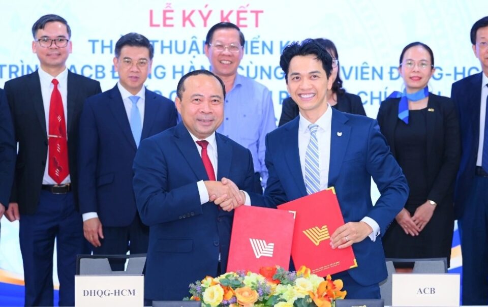 acb-phoi-hop-dai-hoc-quoc-gia-tphcm-trien-khai-chuong-trinh-dong-hanh-cung-sinh-vien