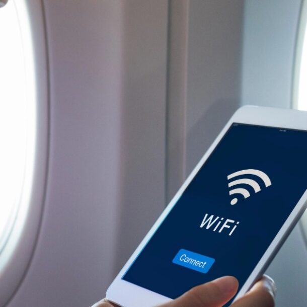 cac-hang-hang-khong-ban-gia-dung-internet-tren-may-bay-ra-sao?