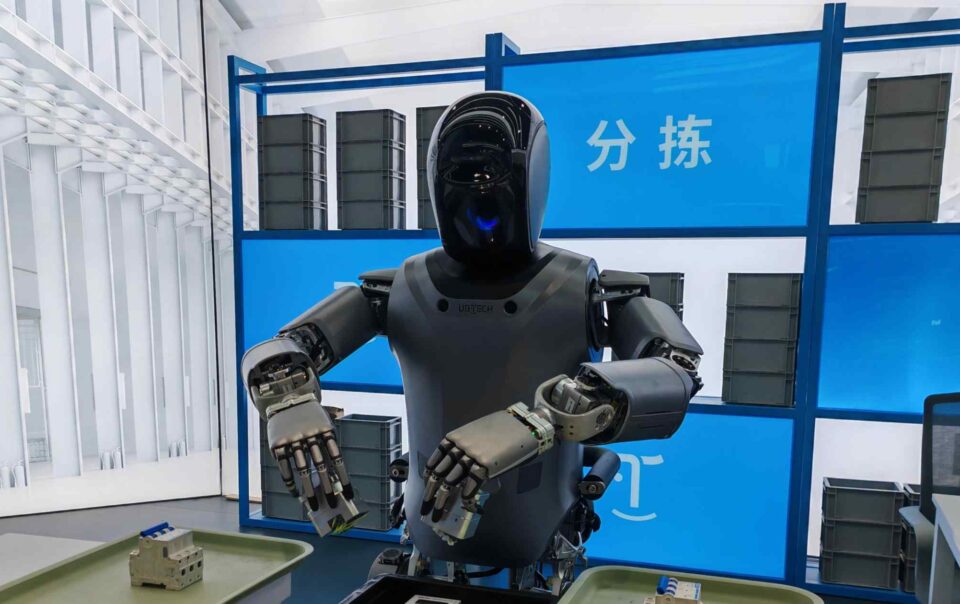 china’s-humanoid-robot-exhibitions-stir-investment-frenzy
