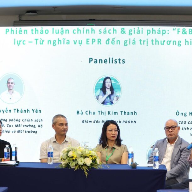 song-xanh-la-phai…-‘cai-nhua’?