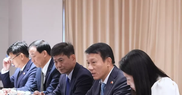 bo-truong-luong-tam-quang-de-nghi-samsung-chia-se-kinh-nghiem-ve-an-toan,-an-ninh-mang