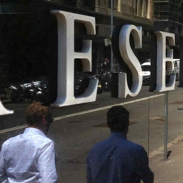 australia’s-central-bank-cuts-interest-rate-on-low-inflation
