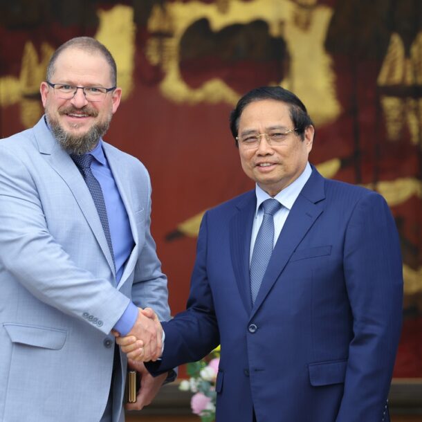 chu-tich-qualcomm:-viet-nam-se-la-trung-tam-ve-nghien-cuu-va-phat-trien-ai