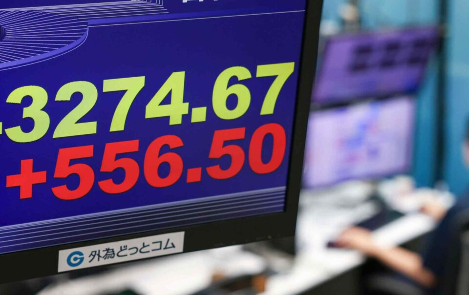 tokyo-stocks-notch-record-close-for-second-day