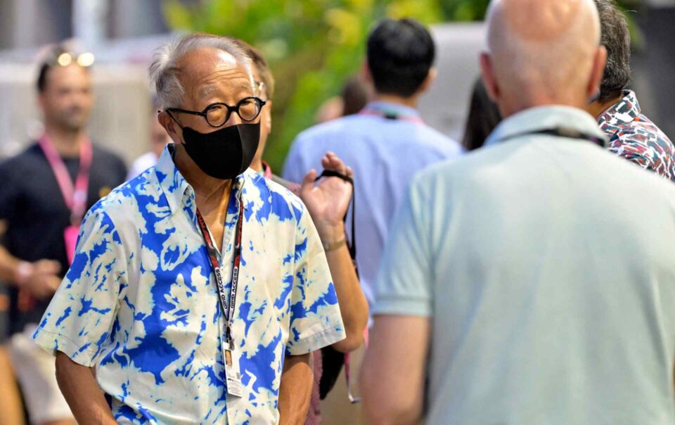singapore-court-fines-tycoon-$23,000-over-gifts-scandal