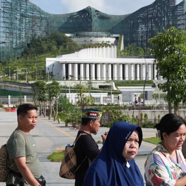 indonesia’s-new-capital-in-limbo,-upsetting-supporters-and-investors