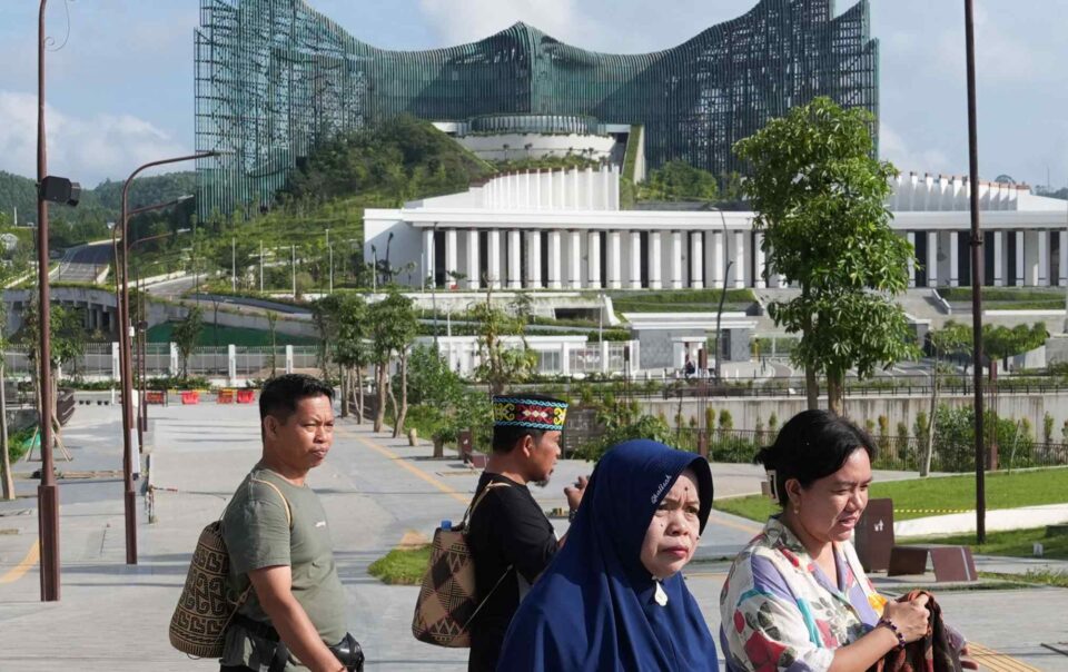 indonesia’s-new-capital-in-limbo,-upsetting-supporters-and-investors