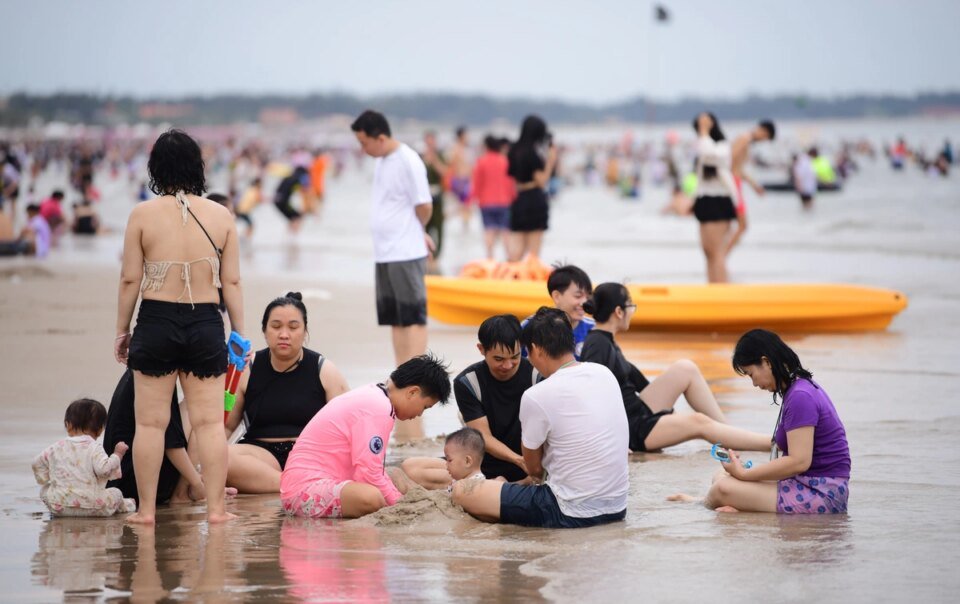 khach-du-lich-chi-gan-4200-ti-dong-di-choi-tp.hcm-dip-le-2-9