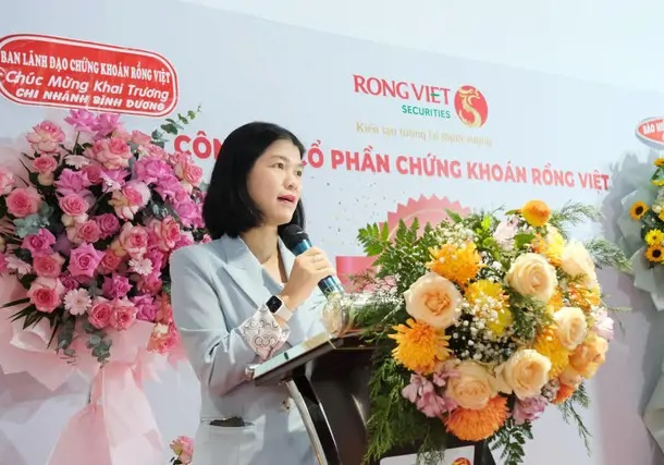 tong-giam-doc-chung-khoan-rong-viet-muon-ban-gan-1-trieu-cp-giua-vung-gia-dat-dinh-lich-su