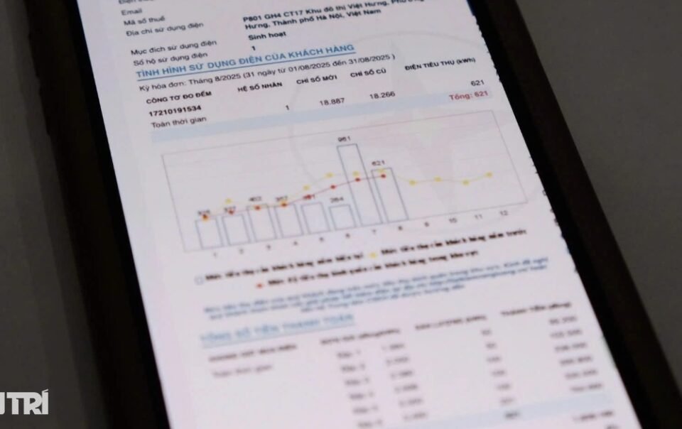 nguoi-dan-than-tho-hoa-don-dien-thang-8-lai-tang-vot