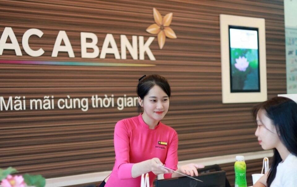 uu-dai-cho-khach-hang-su-dung-ung-dung-ngan-hang-dien-tu-cua-bac-a-bank