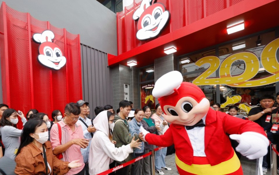 lau-haidilao-va-ga-ran-jollibee-thang-lon-o-viet-nam