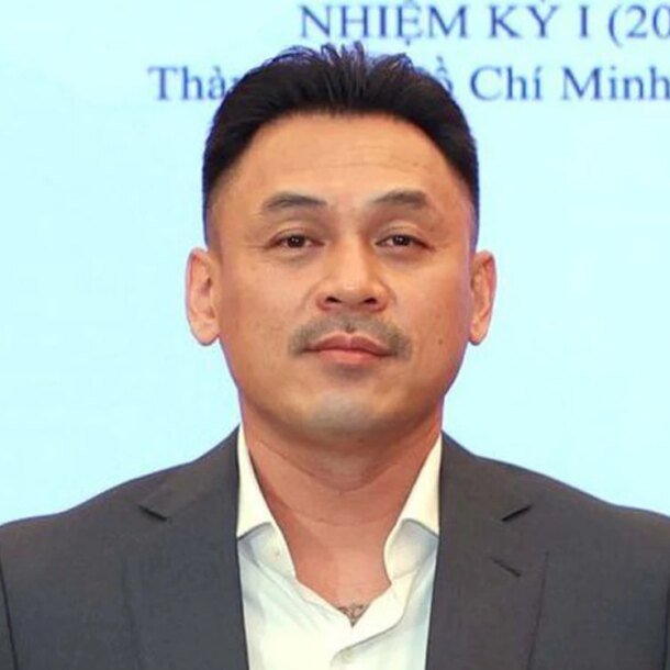 ong-luu-tu-bao-mat-lien-lac-khi-sang-my,-doanh-nghiep-lien-quan-dong-loat-bien-dong