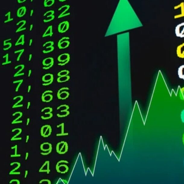 chung-khoan-vuot-1.700-diem-truoc-ky-nang-hang,-nen-mua-hay-ban?