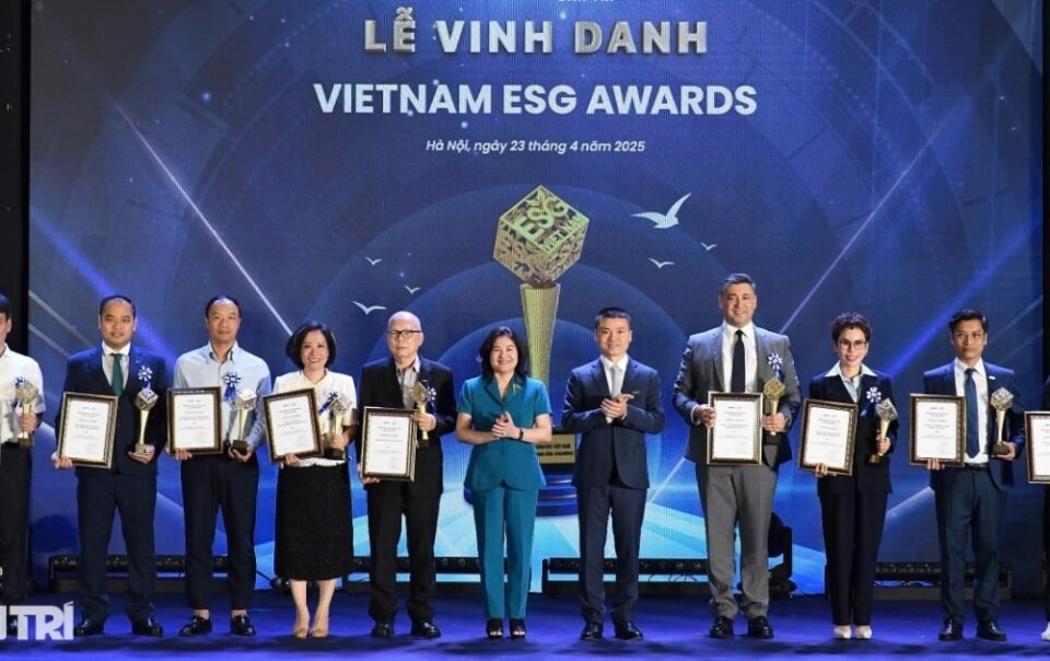 4-buoc-don-gian-de-tham-gia-vietnam-esg-awards-2025