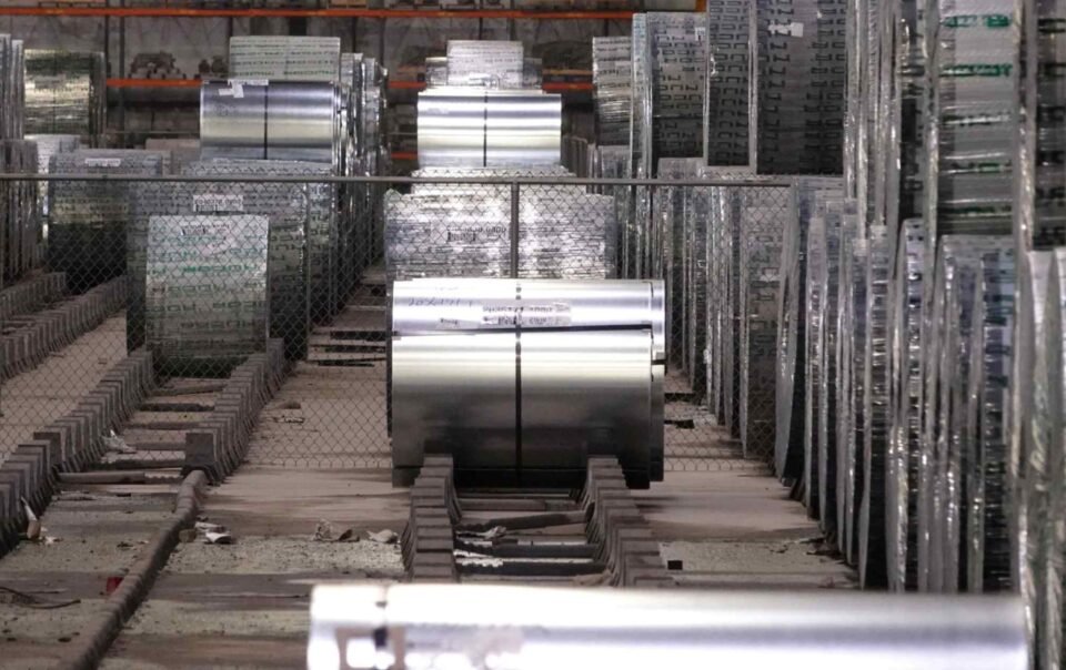 us-steel-prices-drop-10%-on-increased-domestic-output,-weak-demand