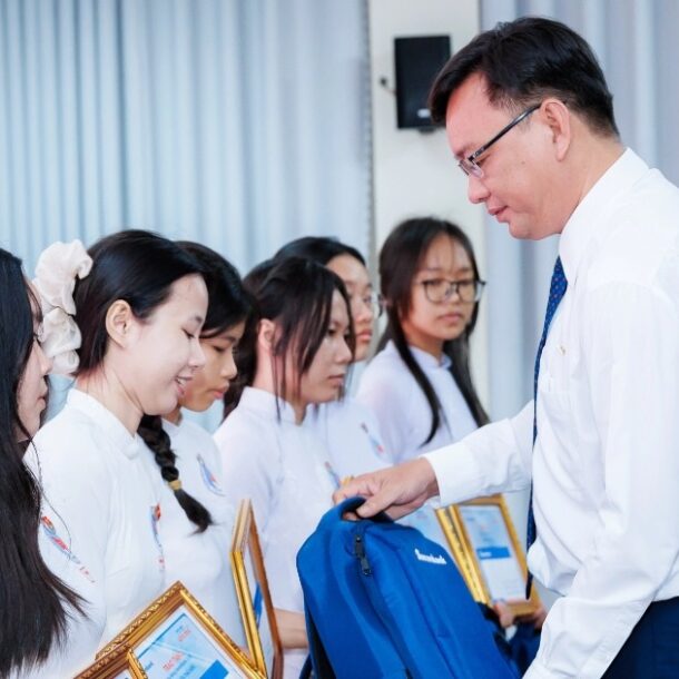 sacombank-“uom-mam-cho-nhung-uoc-mo”-–-chung-tay-vun-dap-the-he-tre