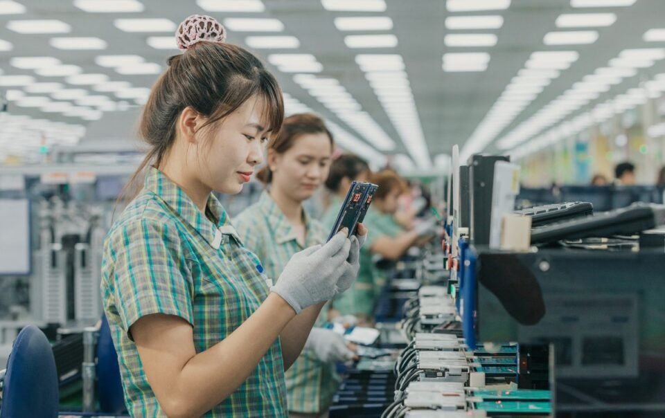 kinh-te-8-thang:-xuat-sieu-chuc-ti-usd,-so-doanh-nghiep-thanh-lap-moi-tang-vot