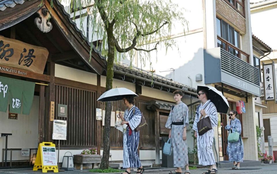 decline-in-nights-spent-in-japan-underscore-economic-stagnation