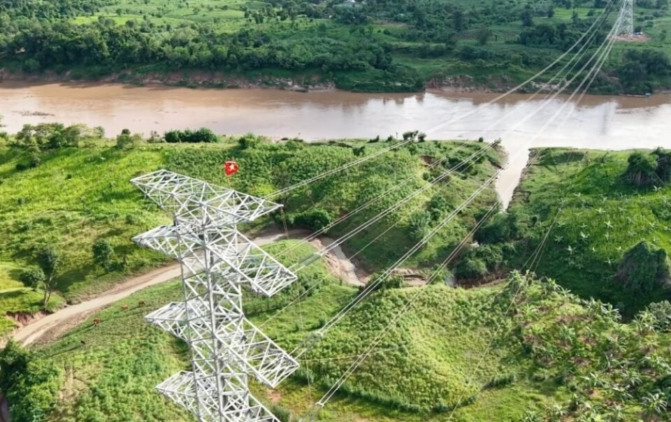 t&t-group:-6-thang-than-toc-hoan-thanh-duong-truyen-tai-dien-tu-lao-ve-viet-nam