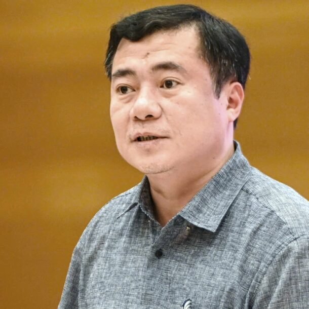 loat-nganh-hang-xuat-khau-dat-ti-usd-tang-manh-bat-chap-lenh-ap-thue-doi-ung