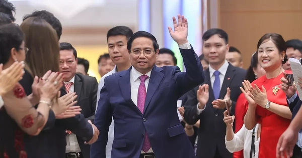 chinh-phu,-thu-tuong-cam-ket-sat-canh-cung-doanh-nghiep,-doanh-nhan