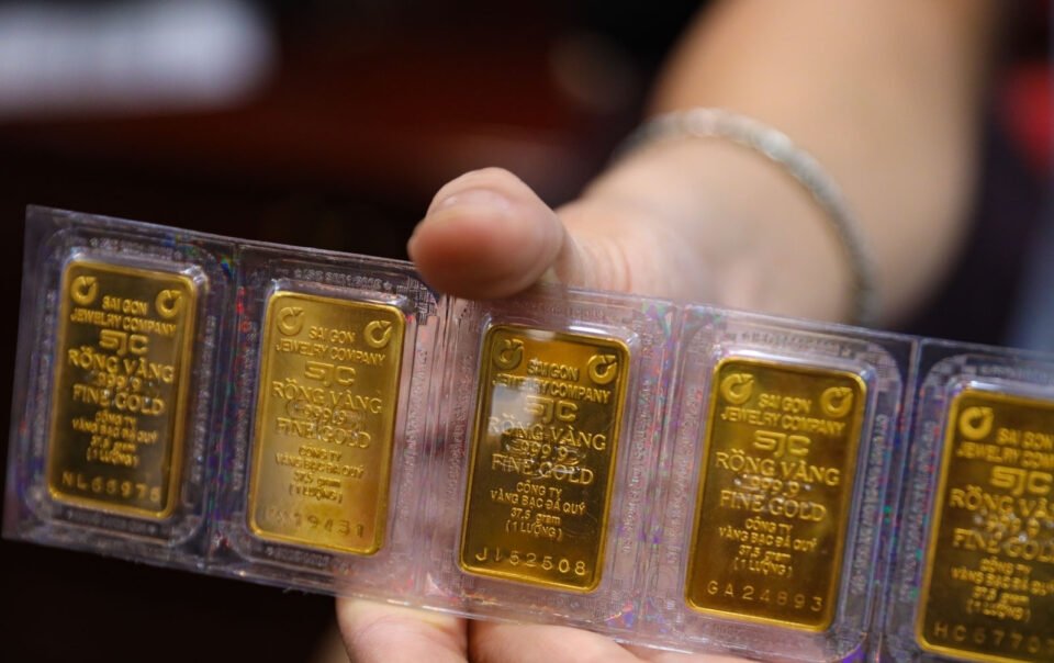 gia-vang-hom-nay-8/9/2025:-xu-huong-tang-tiep-dien,-sjc-o-dinh-gay-lo-ngai