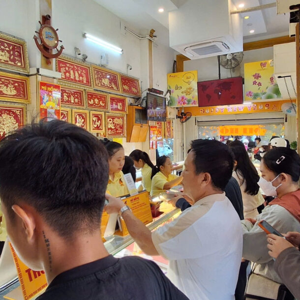 cong-bo-dia-chi-hon-800-diem-mua,-ban-vang-mieng-duoc-cap-giay-phep-tai-tphcm