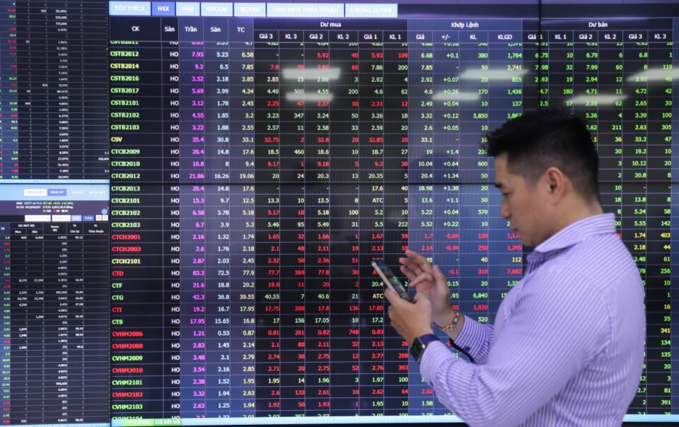 chung-khoan-giam-manh-nhat-mot-thang