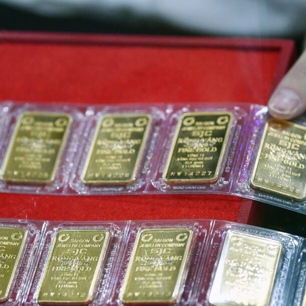 gia-vang-hom-nay-23/9/2025:-the-gioi-lap-ky-luc-moi,-sjc-vot-len-134,6-trieu