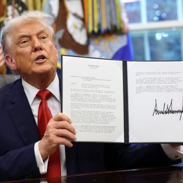 ong-trump-ky-van-ban-khoi-phuc-an-tu-hinh-o-thu-do-washington