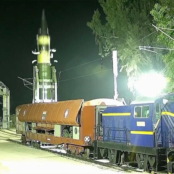 an-do-thu-ten-lua-dan-dao-phong-tu-tau-hoa