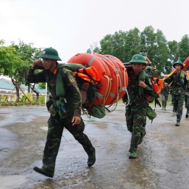 bao-bualoi-chua-vao,-mien-nui-quang-tri-da-chia-cat-cuc-bo,-luc-luong-vu-trang-san-sang-ung-pho