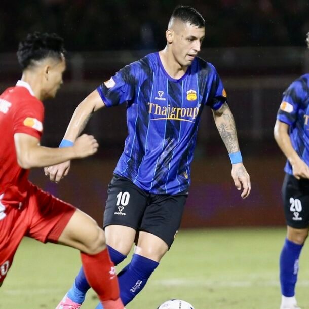 dung-do-tan-binh-v-league,-hagl-sap-thoat-day?