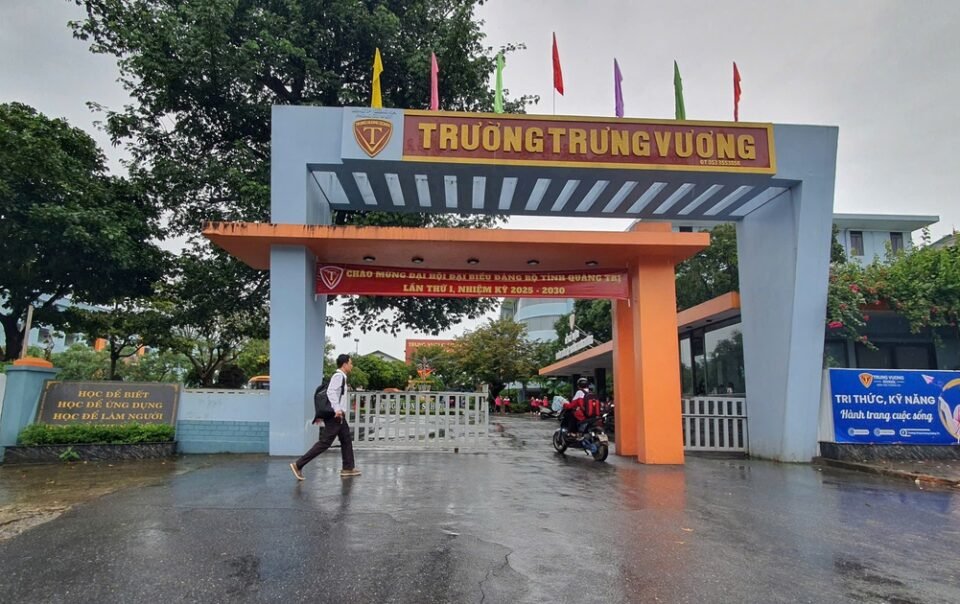 truong-‘to-chuc-day-luc-ca-tinh-nghi-tranh-bao’-da-cho-hoc-sinh-nghi-hoc
