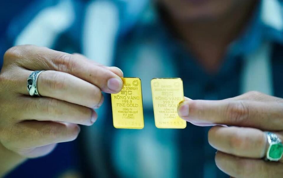 gia-vang-mieng-sjc-cham-137,8-trieu-dong/luong-roi-‘quay-xe’