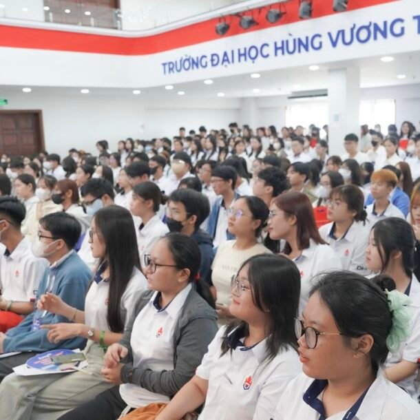 ong-dang-thanh-tam-van-nam-truong-dai-hoc-hung-vuong-tp.hcm